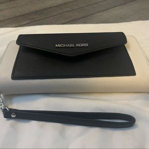 MICHAEL KORS JET SET POCKET TRAVEL WALLET